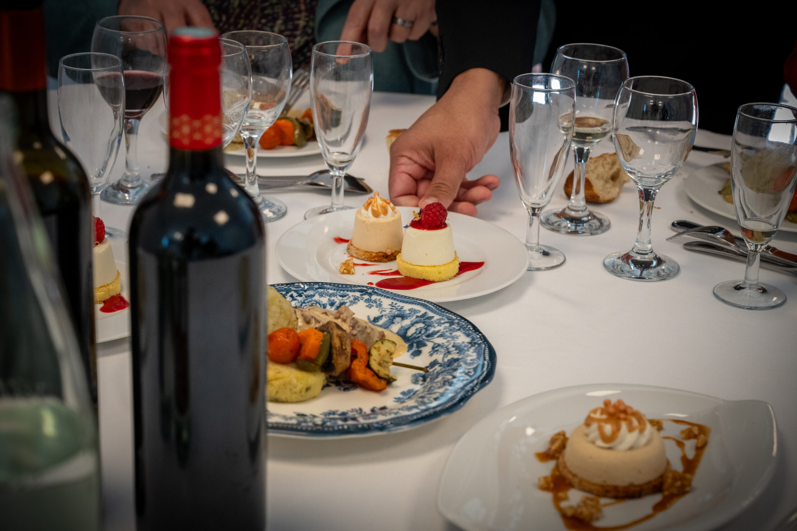 Deux desserts fait maison à louviers par Hauville traiteur