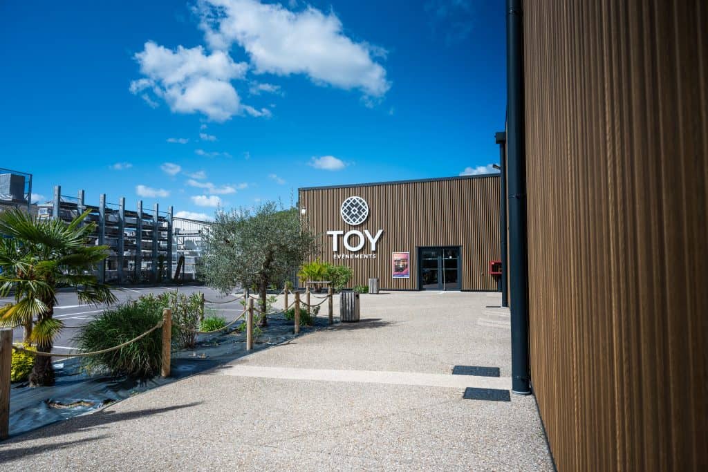 2 Parvis ©Toy Evènements