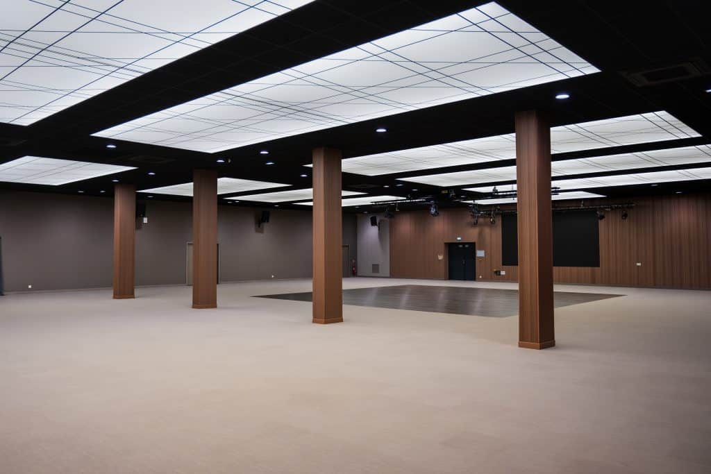 Salle 2 diagonale droite ©Toy Evènements