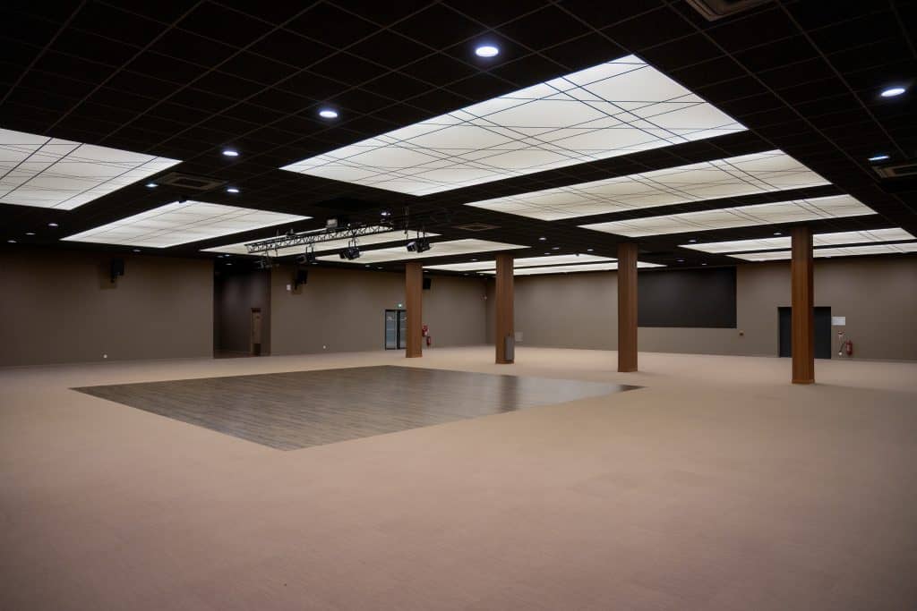 Salle 2 diagonale ©Toy Evènements