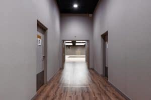 Passage entre les salles 715m² & 450m²