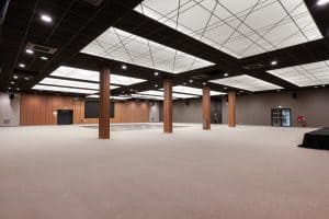 Salle 715m² | Angle WC
