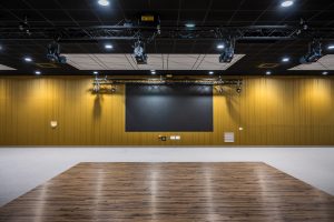 Salle 450m² | Piste de danse et écran